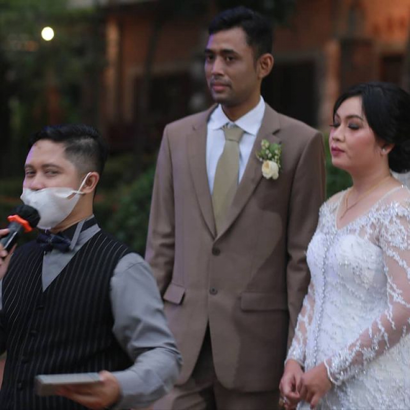 One Step Closer... Congratulations @iga.pelangi And @havizh.gunawan 